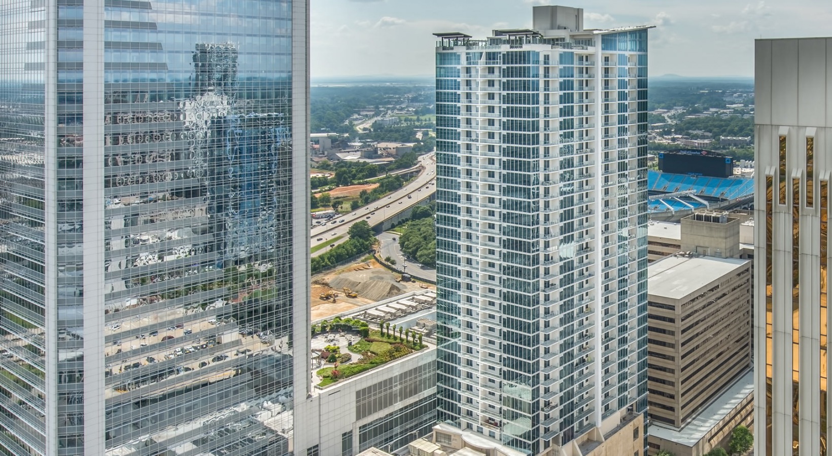 Picture of 1000M - Luxury Apartments & Rentals in Chicago | Luxury Living